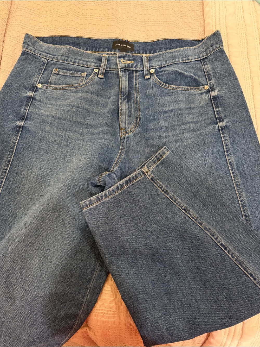 Free Assembly barrel jeans